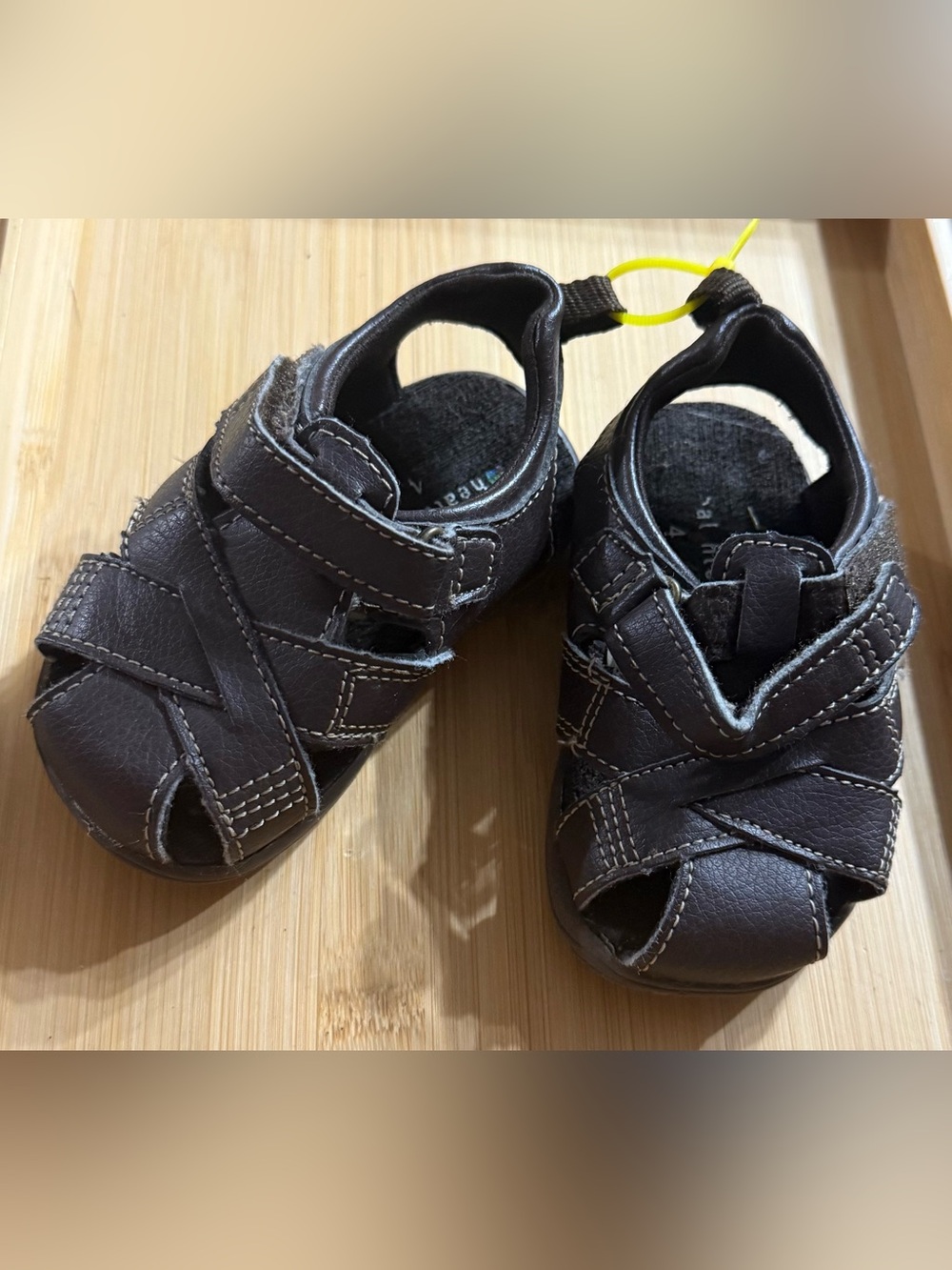 HealthTex Baby Infant Shoes Sz. 4C Pillow Zone With Flexible Traction Sandals
